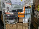un chariot contenant beaucoup d'objets