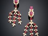 une paire de boucles d'oreilles en rubis et diamants