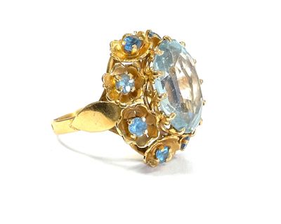 Bague en or jaune sertie d'une aigue-marine ou topaze Poids …