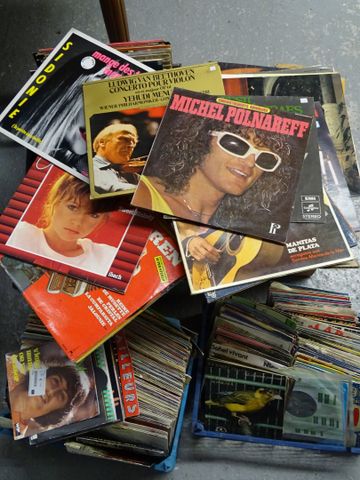 Important lot de disques 45 et 33 tours variété française, classi...
