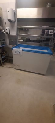 une photo d'une grosse machine dans une usine