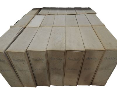 beaucoup de livres empilés les uns sur les autres