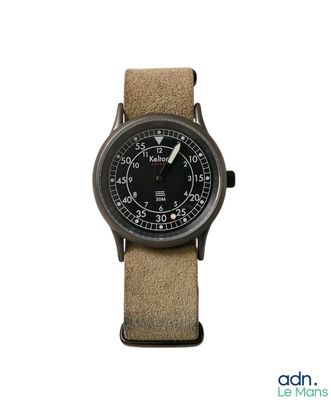 une image d'une montre en gros plan sur fond blanc