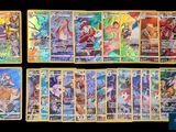 gros plan d'un paquet de cartes pokemon sur une table