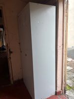 Un lot de 3 vestiaires. On y joint deux poubelles. (photo 2)