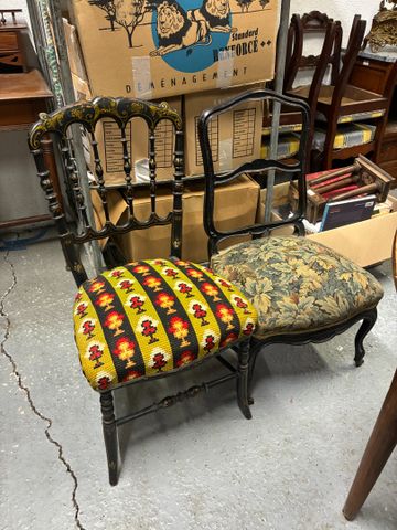 Deux chaises Napoléon III, garnies de tapisserie pour l’un et tap