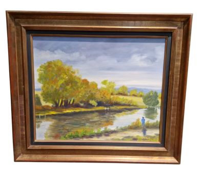 tableau représentant un homme en train de pêcher au bord d'une rivière, avec des arbres en arrière-plan