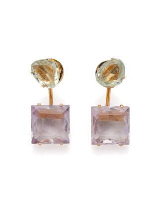 une paire de boucles d'oreilles en améthyste et or