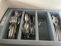 L54 - CASTELNAU D'ESTREFONDS – Un lot de couverts, verres et… (photo 4)