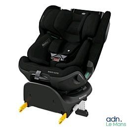 a close up of a child ' s car seat on a white background
