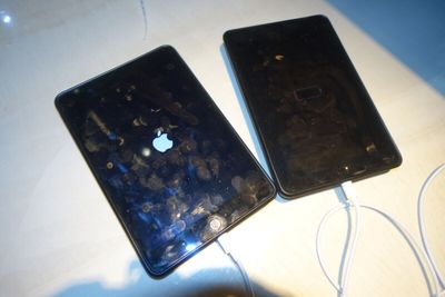 A L'ETUDE : Deux iPad mini 4, année 2017, avec chargeur