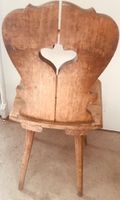 5 chaises d’appoint et un tabouret de modèle dépareillé dont… (photo 6)