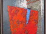 peinture abstraite représentant une chaise rouge et un vase bleu posés sur une table