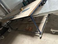 Deux tables de travail et une table à rouleaux (photo 3)