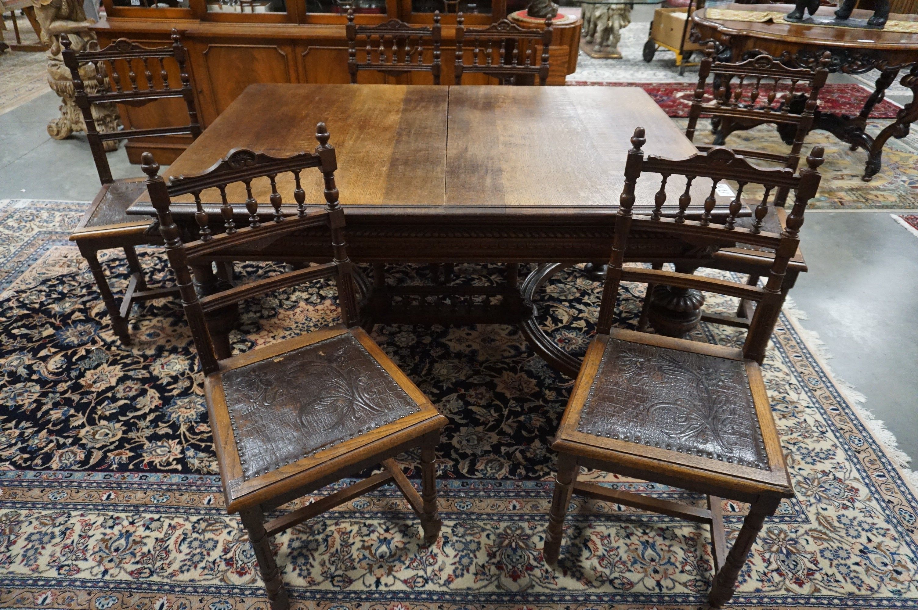 Table française de style Henri II avec 6 chaises - vers 1900