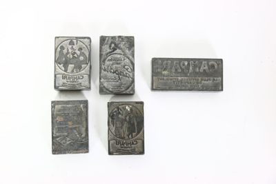 CAMPARI Réunion de cinq clichés typographiques publicitaires…