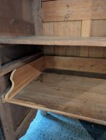 * Armoire chapeau de gendarme en noyer mouluré ouvrant par d… (photo 4)