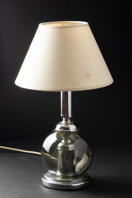 TRAVAIL 1970 Lampe de table à base circulaire en métal recev…