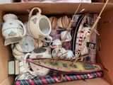 une boîte en carton remplie de différents types d'objets