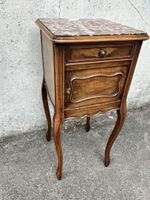 Table de chevet dessus marbre en noyer et plaquage de noyer,… (photo 2)
