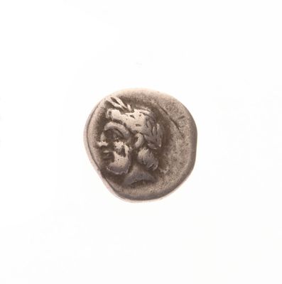 l'image d'une pièce de monnaie sur laquelle figure le portrait d'un homme