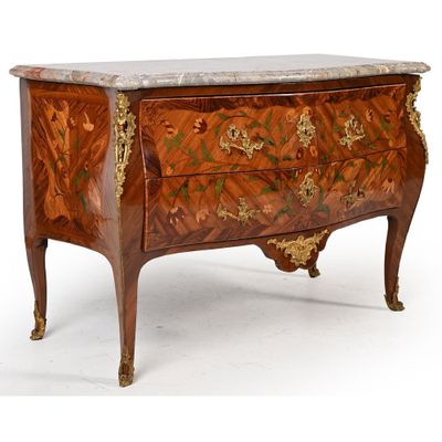 MACRET. LARGE COMMODE LOUIS XV galbée en façade et légèremen… - Photo 1