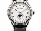Gros plan sur une montre-bracelet à cadran blanc