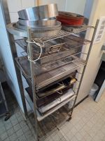 Lot de fournitures comprenant moules, cercles à gâteaux, emp…