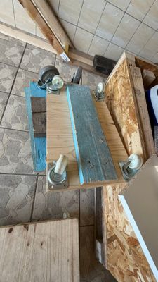 une photo d'une pièce en cours de rénovation