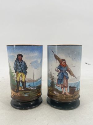lot de deux tasses ornées d'une illustration représentant un homme et une femme