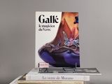 une pile de livres superposés