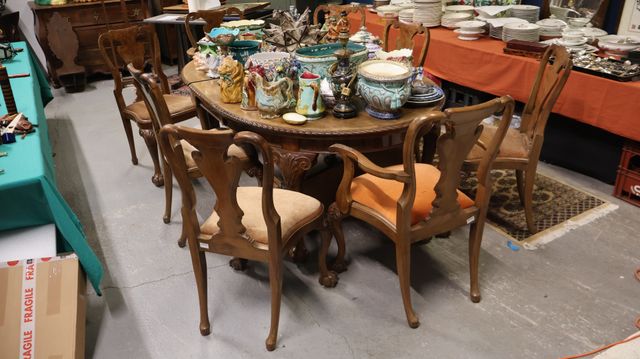 Ensemble de salle à manger de style Regency comprenant une table ...