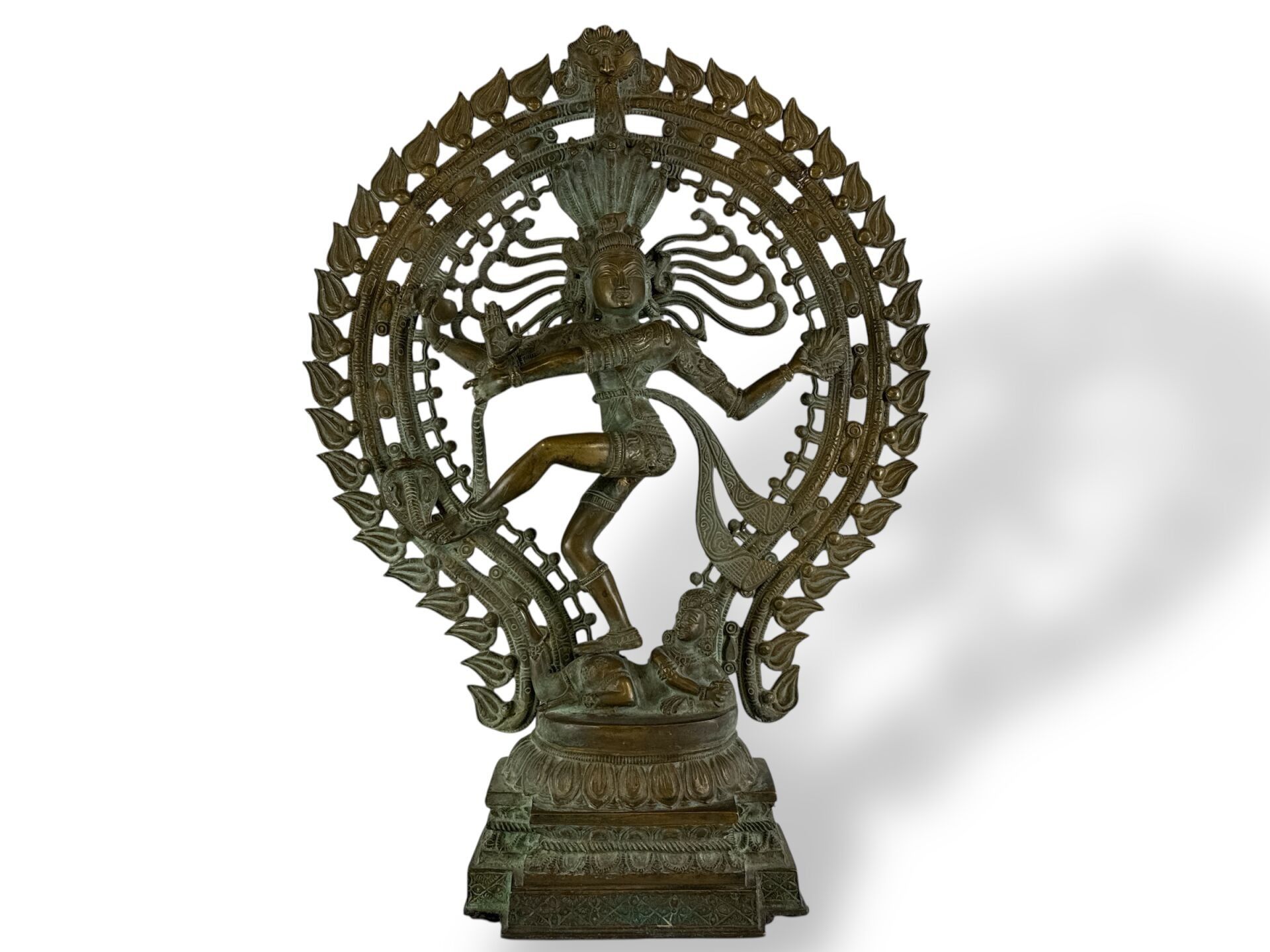 Groupe en bronze de patine claire représentant Shiva Nataraj…