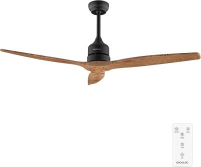 un gros plan d'un ventilateur de plafond muni d'une télécommande