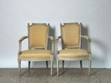 paire de fauteuils de style louis xvi
