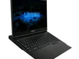une image d'un ordinateur portable avec le mot « legion » affiché à l'écran