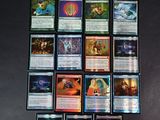 beaucoup de cartes sur la table