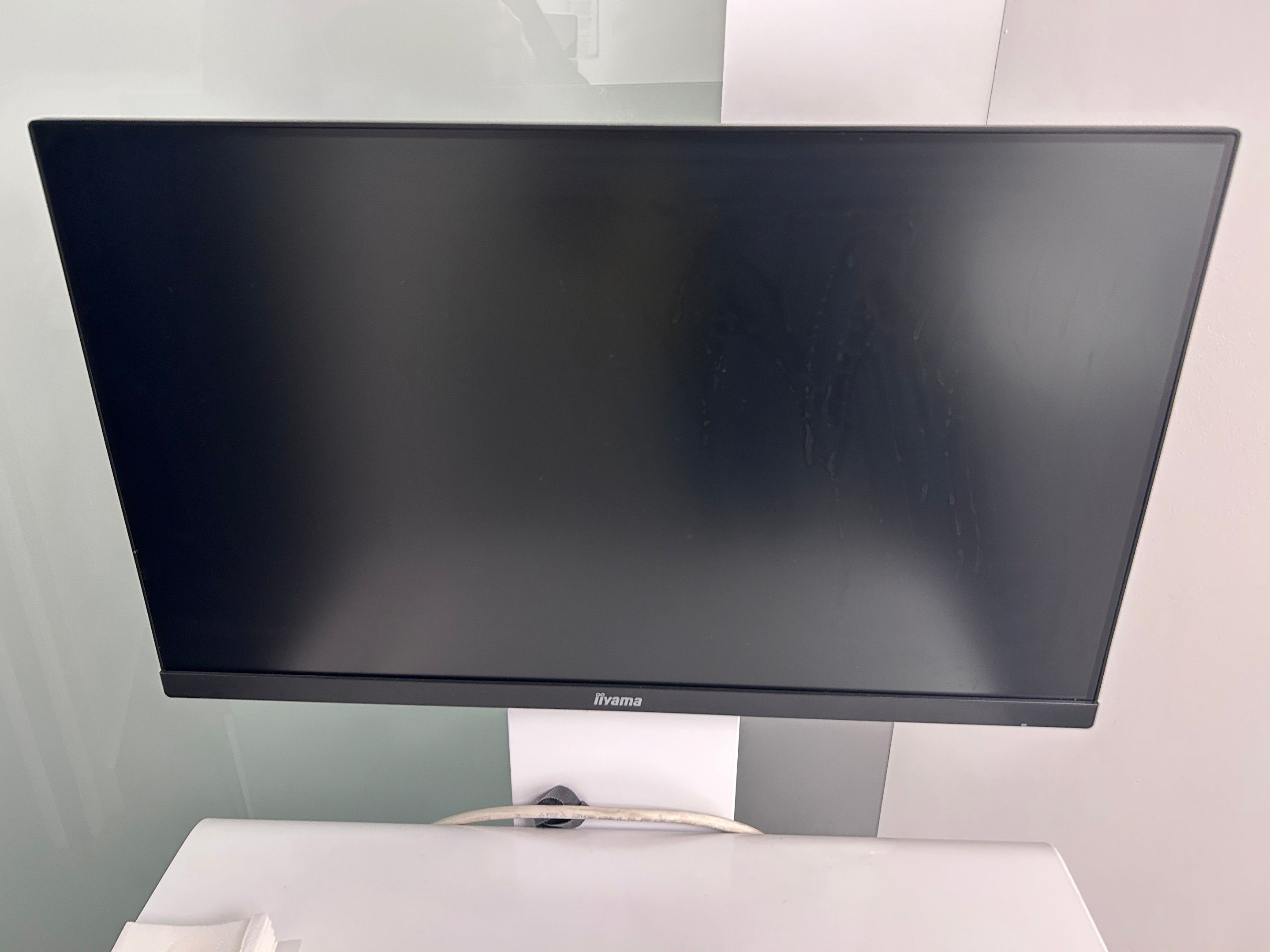 1 chariot de numérisation avec 1 écran IIYAMA Prolite TZ454 …