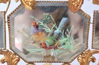 Globe de mariée en verre et socle en bois noirci retenant un… (photo 3)