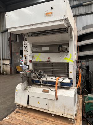 une image d'une machine dans une usine