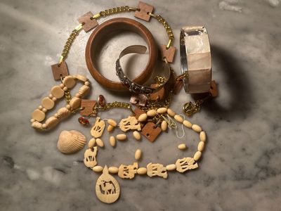 Lot bijoux fantaisie dont bijoux ethniques