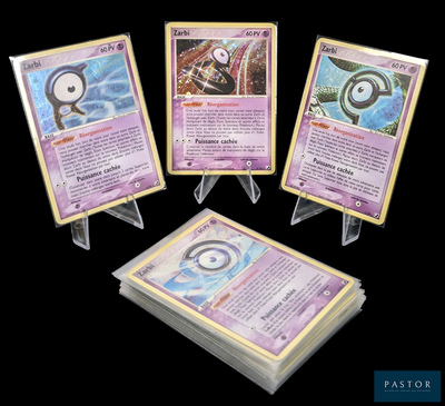 quatre cartes de types différents sont affichées sur un fond noir
