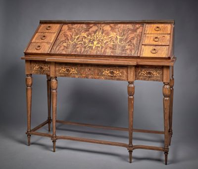 Bureau de pente En bois et bois de placage à décor d'entrela… - Photo 1