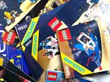 a pile of legos that are on a table