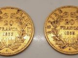 deux pièces d'or, dont l'une est ornée d'une couronne et l'autre d'une couronne de fleurs
