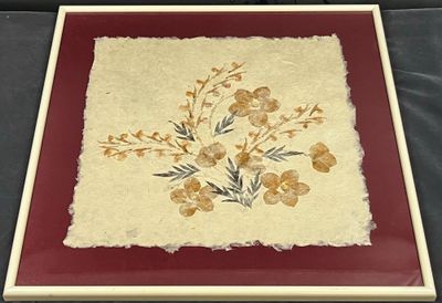 Tableau style Asiatique présentant une composition de fleurs…
