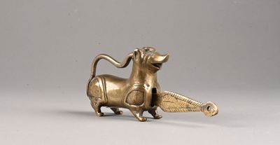 INDE, XIXème siècle Cadenas en bronze en forme de chien