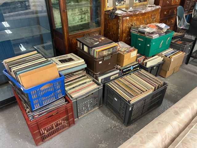 Important lot de vinyles 33Tours et 45 Tours, variété Française (