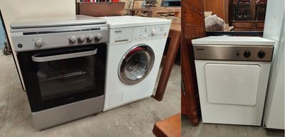deux photos d'une cuisine avec une machine à laver et une cuisinière