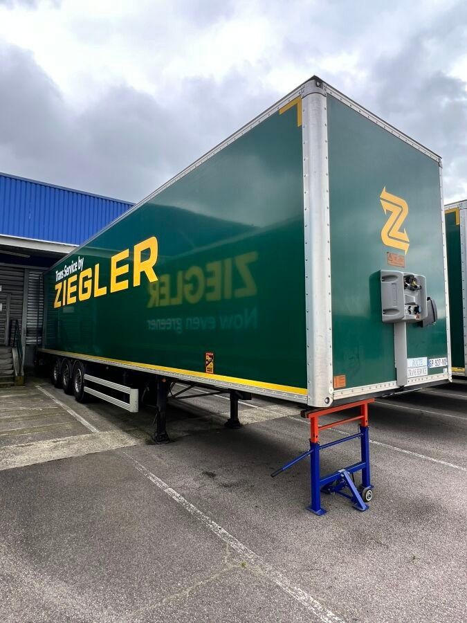 FRUEHAUF FST4FC Fourgon Noir 72 546 km - Utilitaire de Société